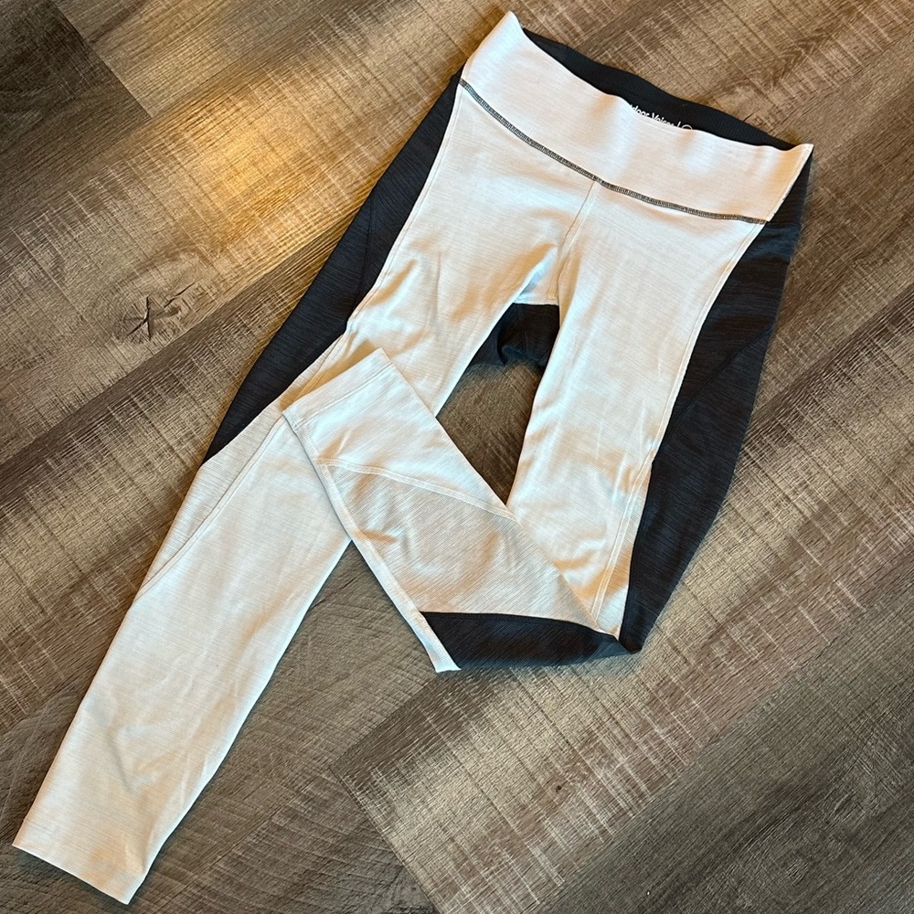 Outdoor Voices Tech Sweat 7/8 Zoom Leggings Black White Tan Colorblock in Small